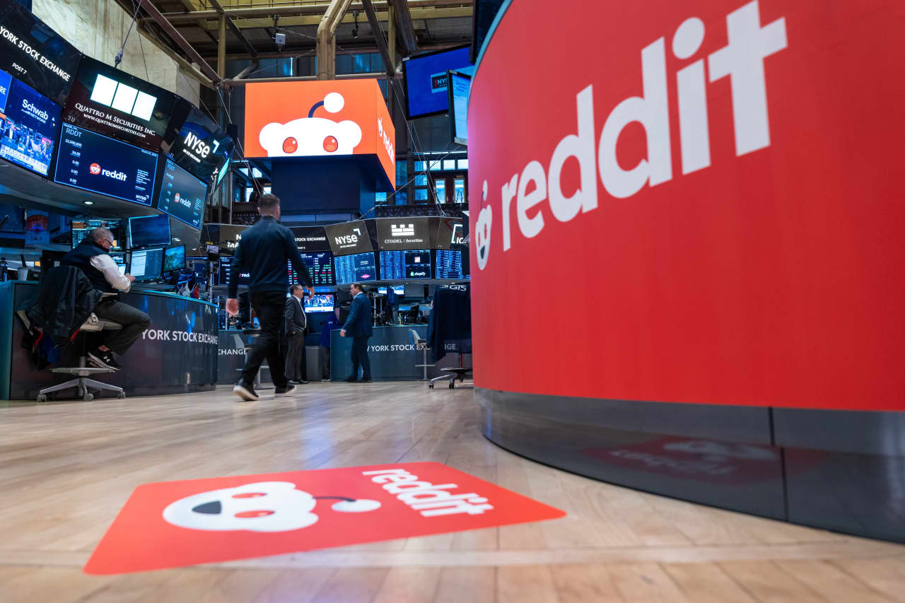 Reddit shares on track for biggest-ever one-day drop. It’s not the last of the bad news, analysts say. — MarketWatch