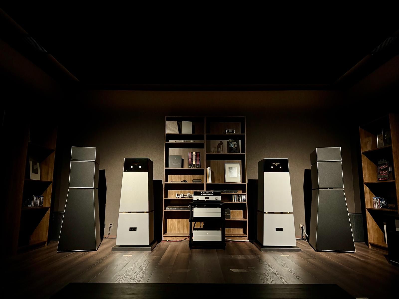 This Preamp Costs More Than a Fancy Sports Car — Wired, Tokyo Technology news