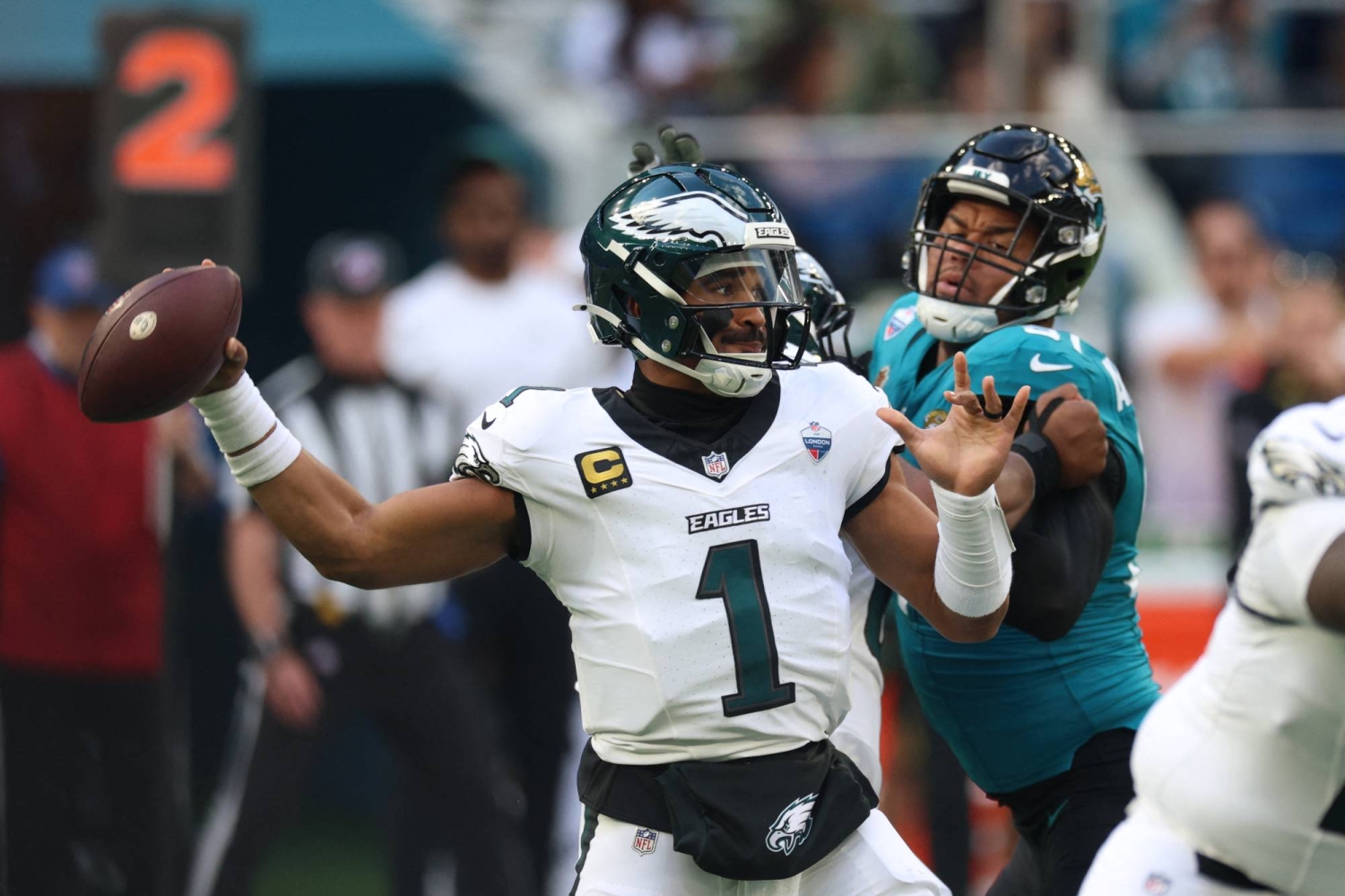  Eagles place QB Jalen Hurts on injured reserve with blood clot  — Japan Times, Tokyo Sports news