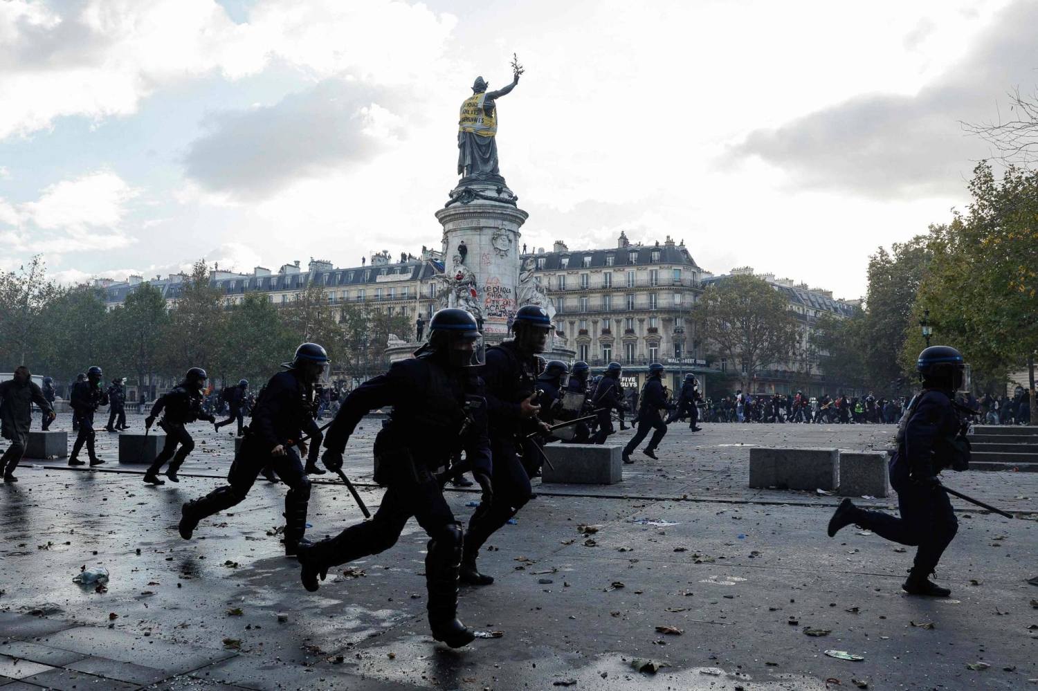  France seeks to curb violence as wave of unrest hits Europe  — Japan Times
