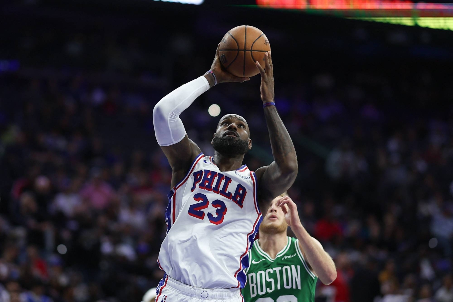  LeBron James gears up for another title run at age 41 with 76ers  — Japan Times