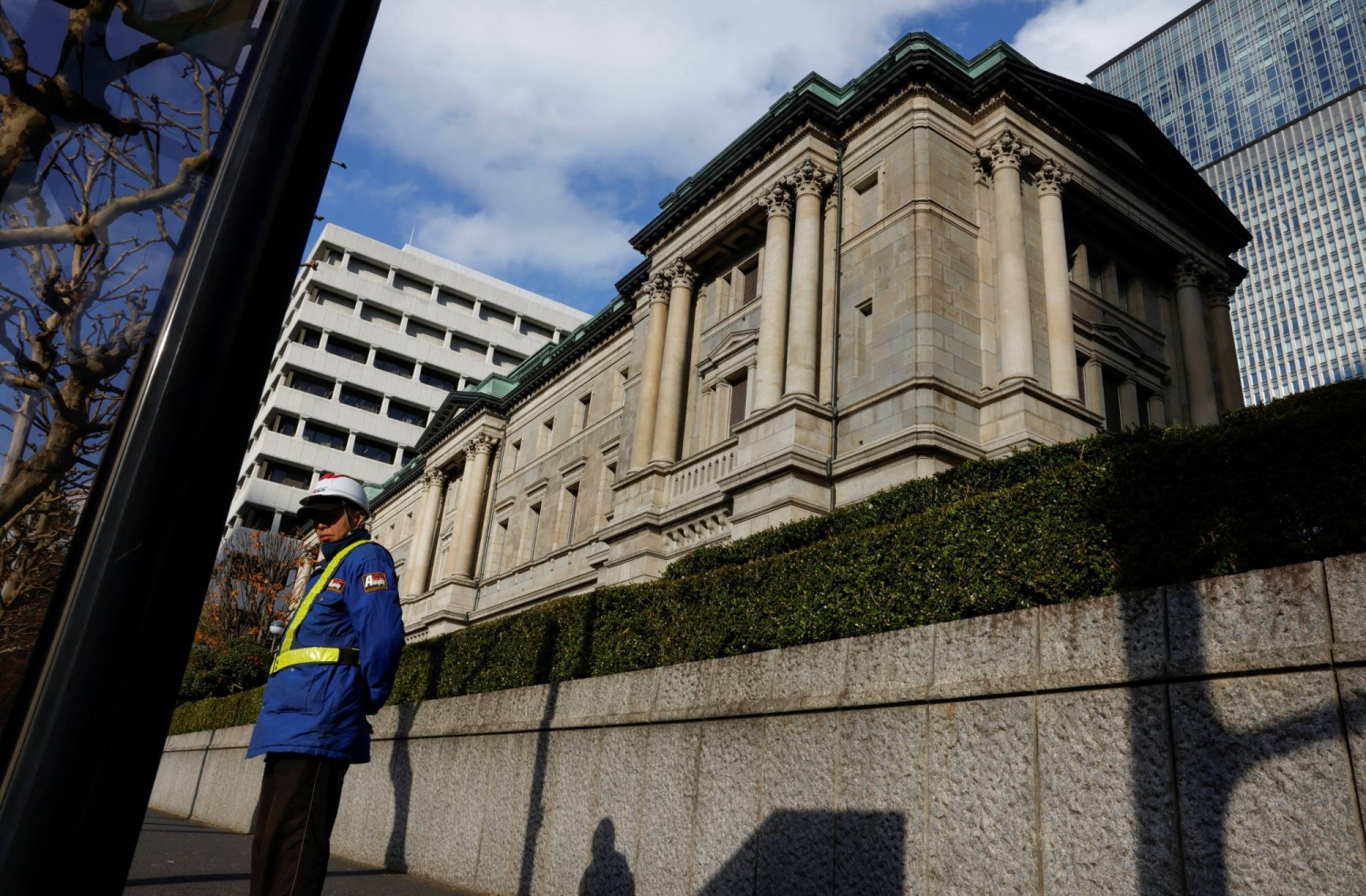  Japan needs higher interest rates  — Japan Times