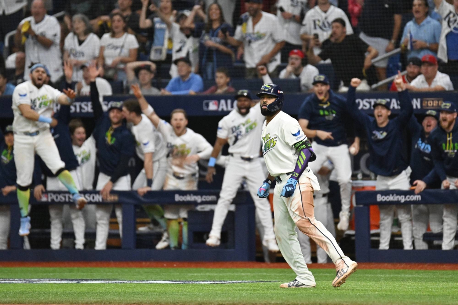 Brewers and Rays set for small-market World Series  — Japan Times