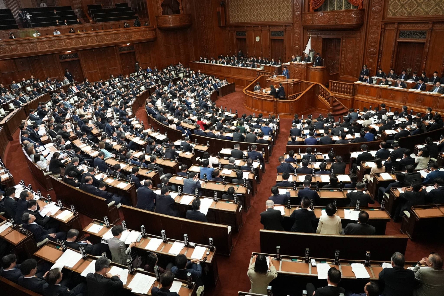  LDP presents compromise proposal on Lower House seat cut  — Japan Times