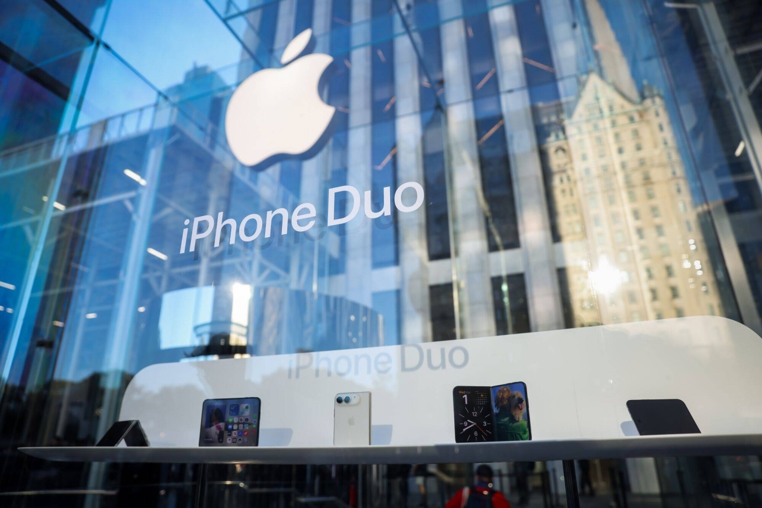  Apple’s foldable iPhone Duo draws early complaints of screen cracking  — Tokyo Business news