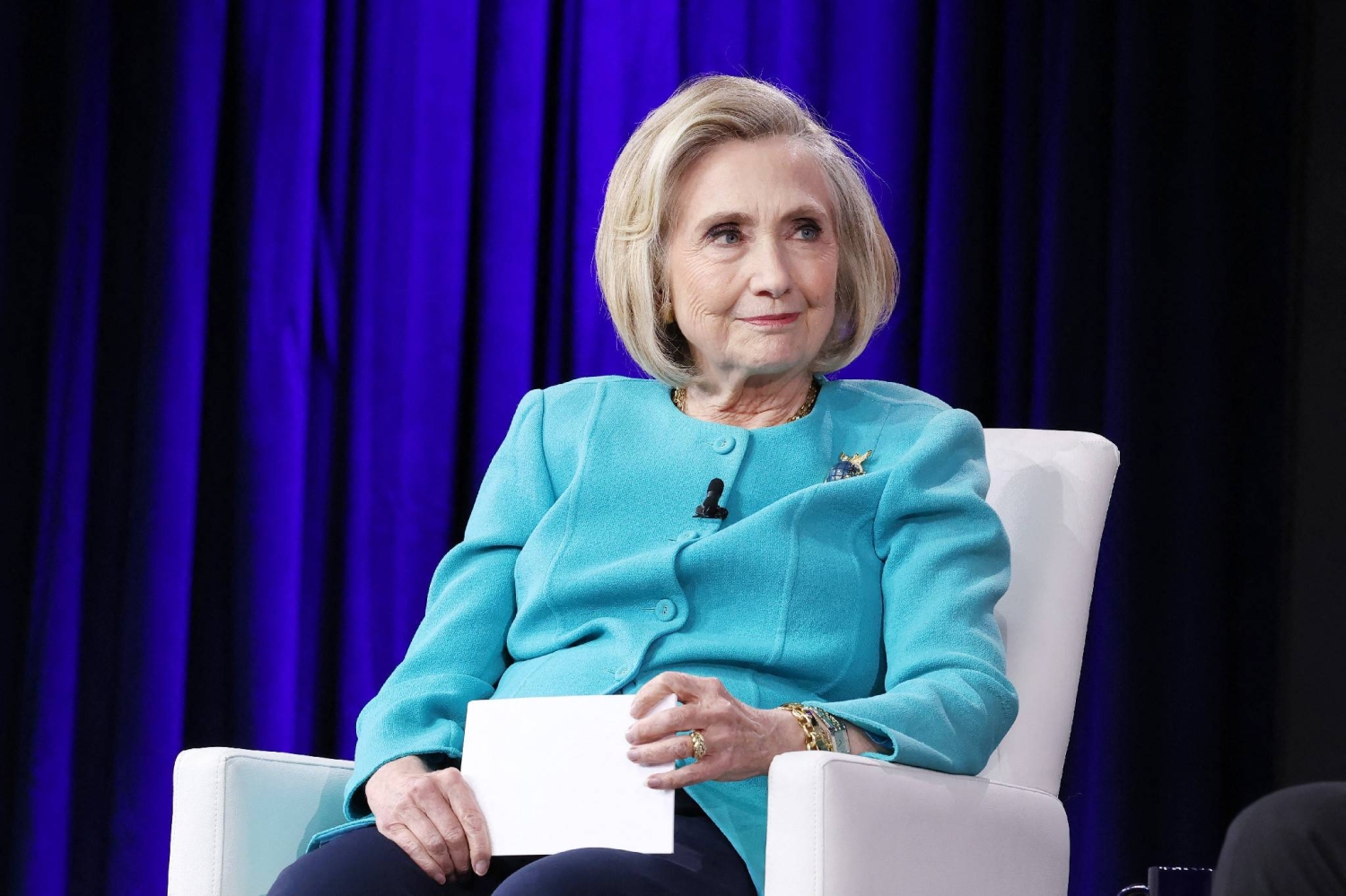Hillary Clinton visits Hiroshima Peace Memorial Museum — Tokyo Arts news