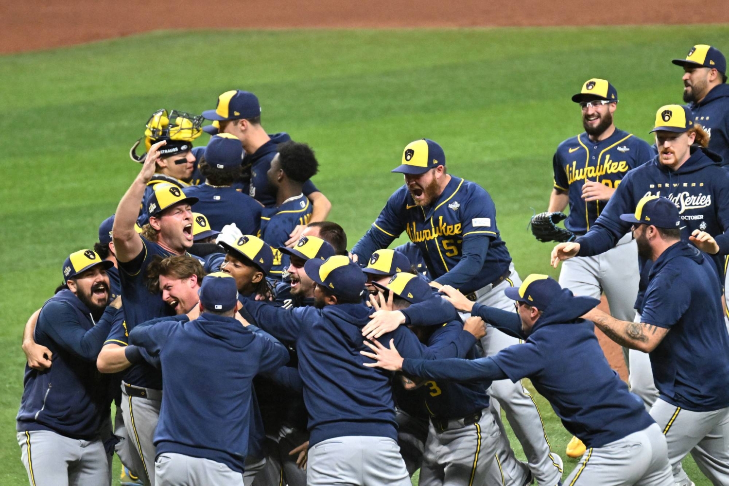  Brewers beat Rays to capture first World Series title  — Japan Times